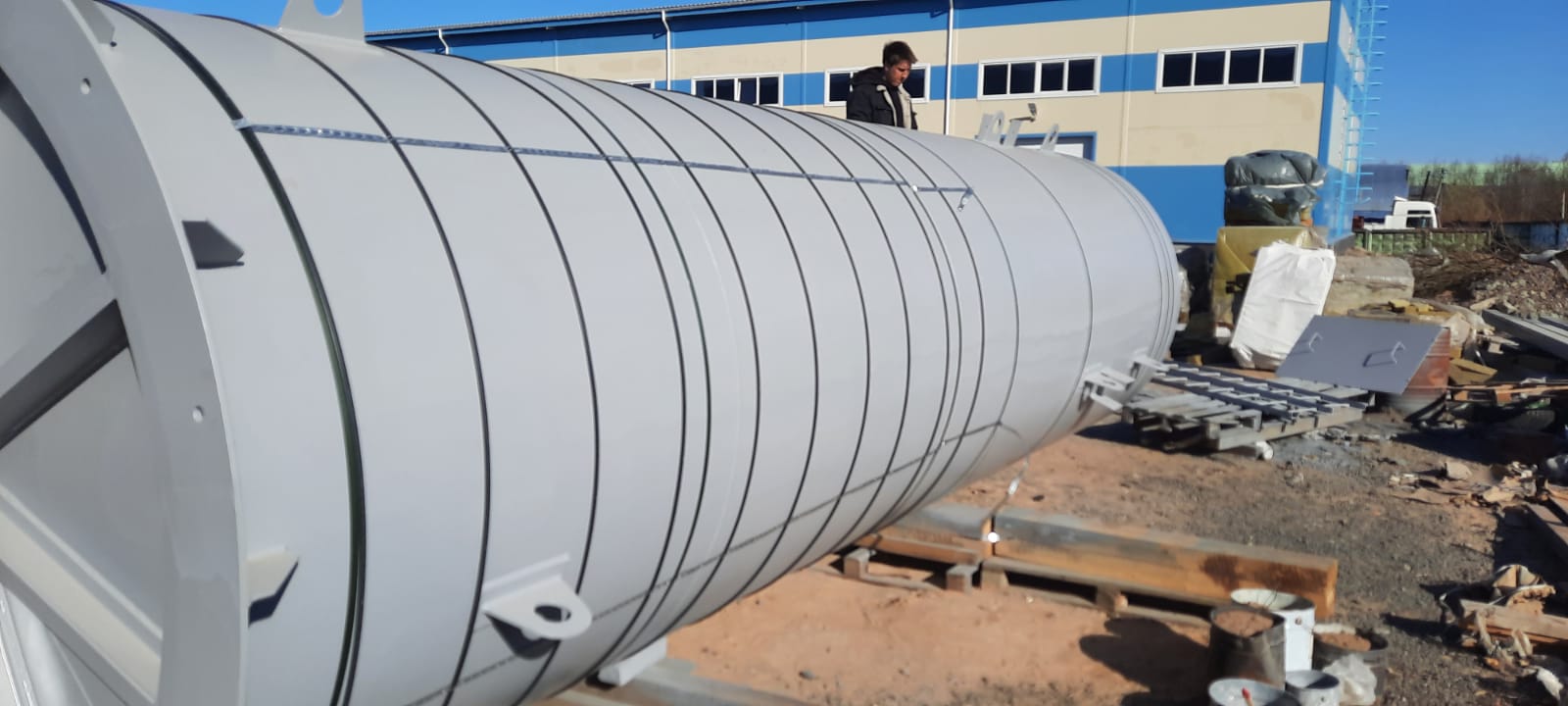 Монтаж греющего кабеля на газоразделитель 